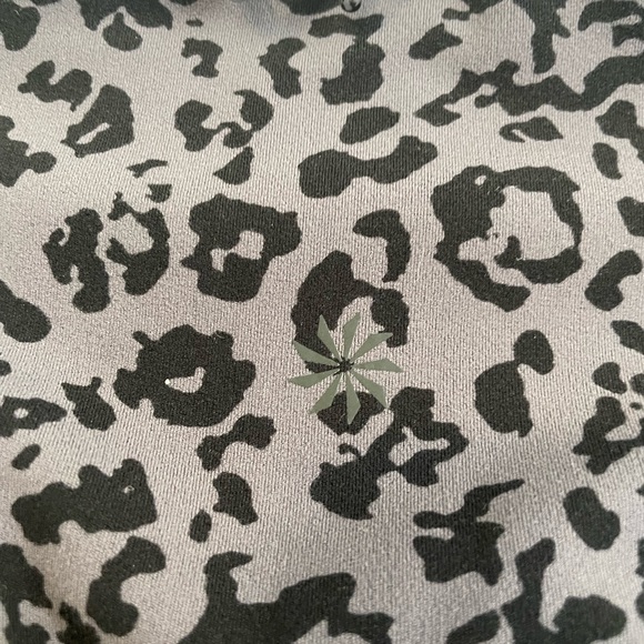 Athleta Leopard Ultra High Rise Elation Leggings - Medium - Picture 4 of 6